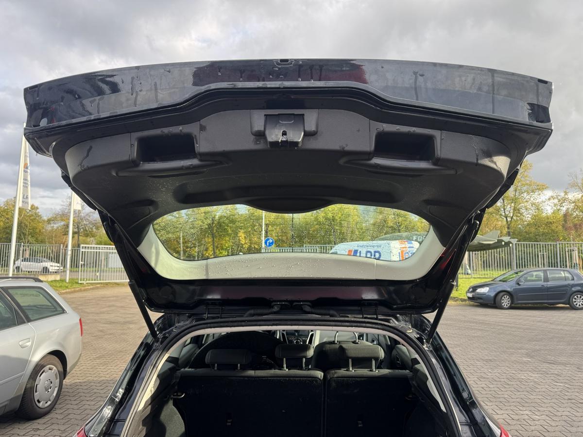 Ford Focus 3 original Heckklappe mit Heckscheibe Kombi Panther Schwarz Bj.2011